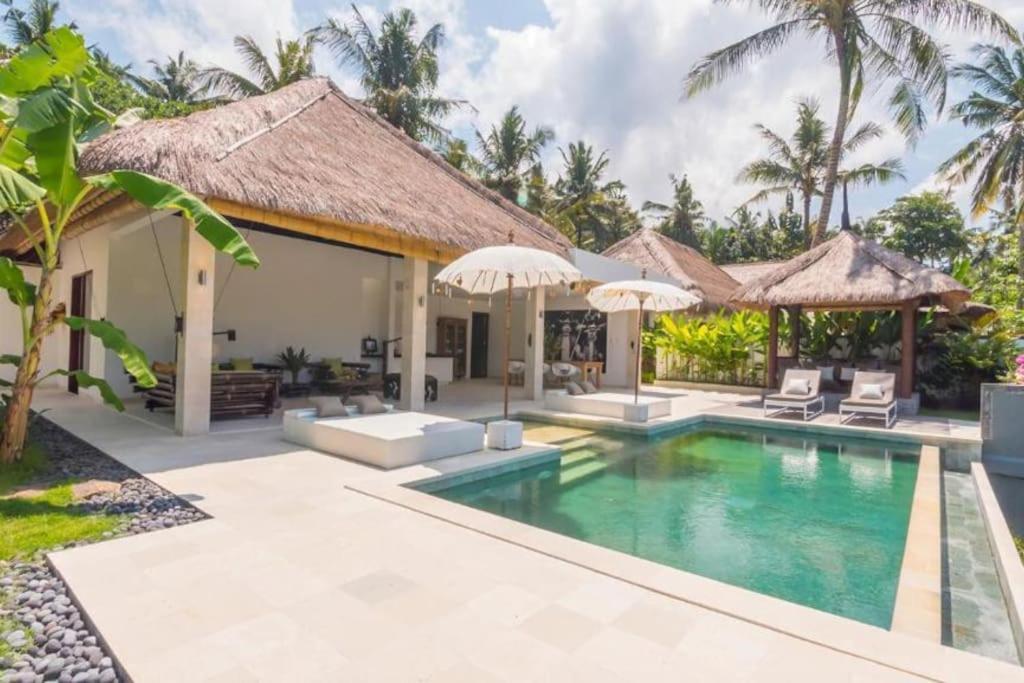 Villa Hidden Pearl, With Private Cook And Pool 卡朗阿森 外观 照片