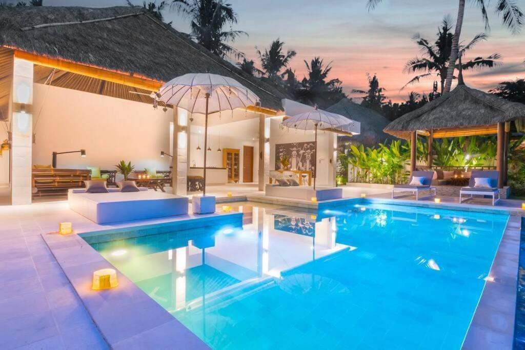Villa Hidden Pearl, With Private Cook And Pool 卡朗阿森 外观 照片